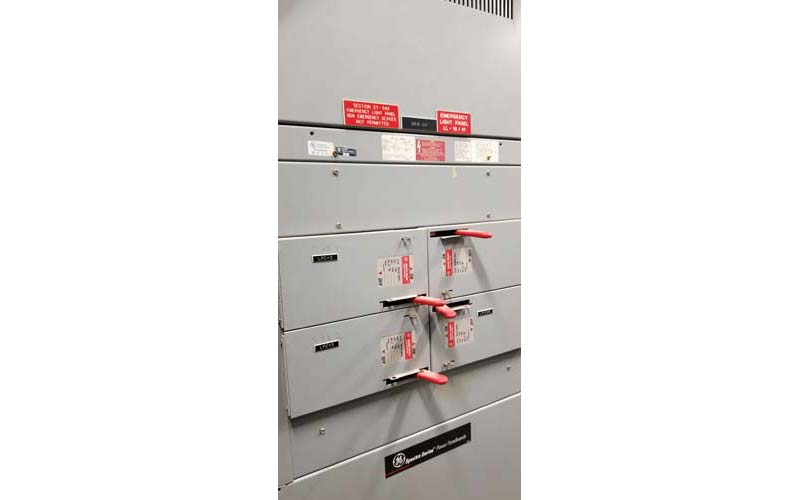 knife-blade-switch-panel